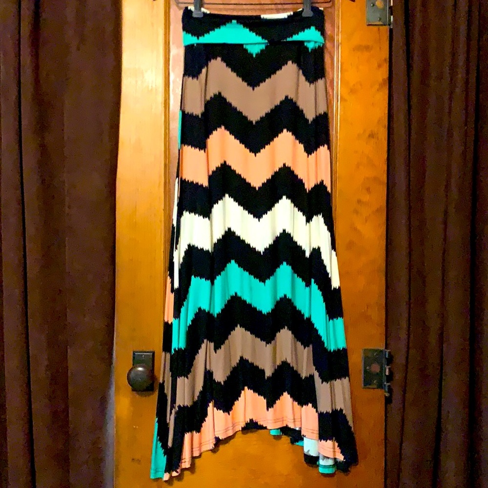 Beautiful chevron maxi skirt.